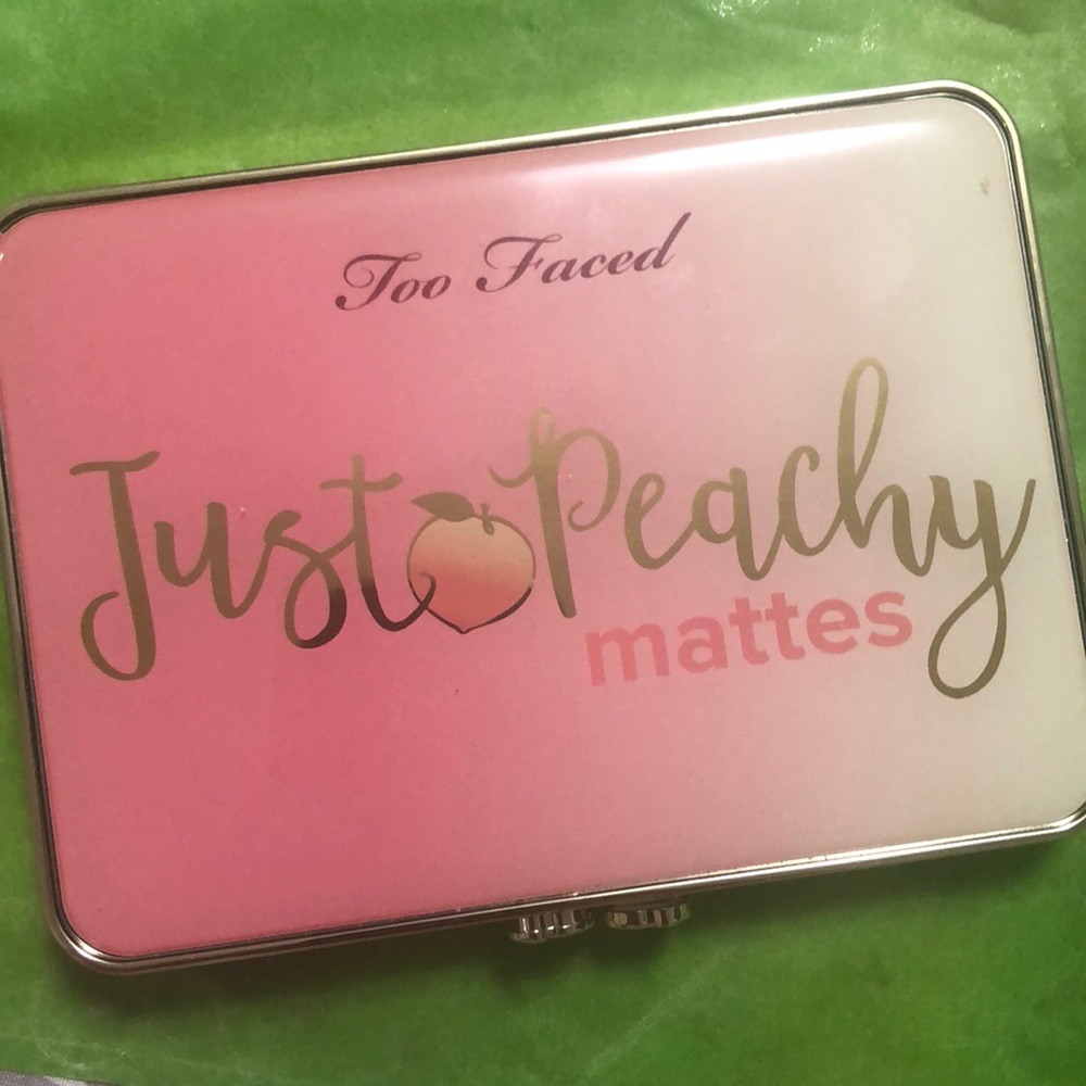 Too faced Just Peachy palate